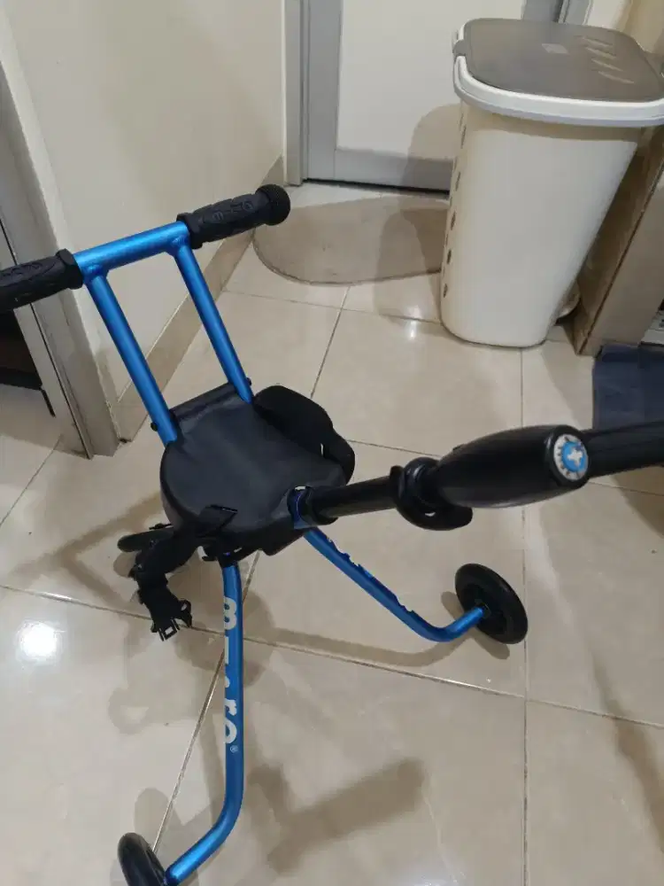 Dijual Micro Trike XL & Deluxe - Kereta Sepeda anak - Like new!!