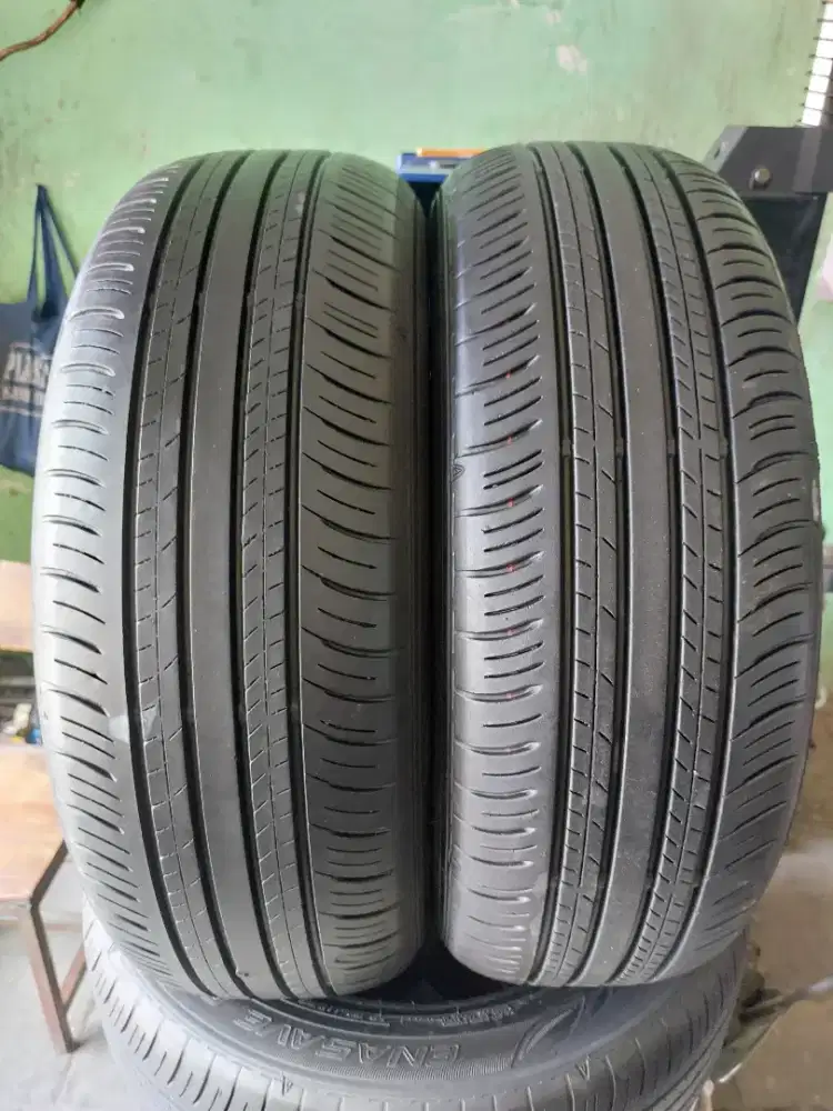 4.Ban 215 60 R17 Dunlop Enasave