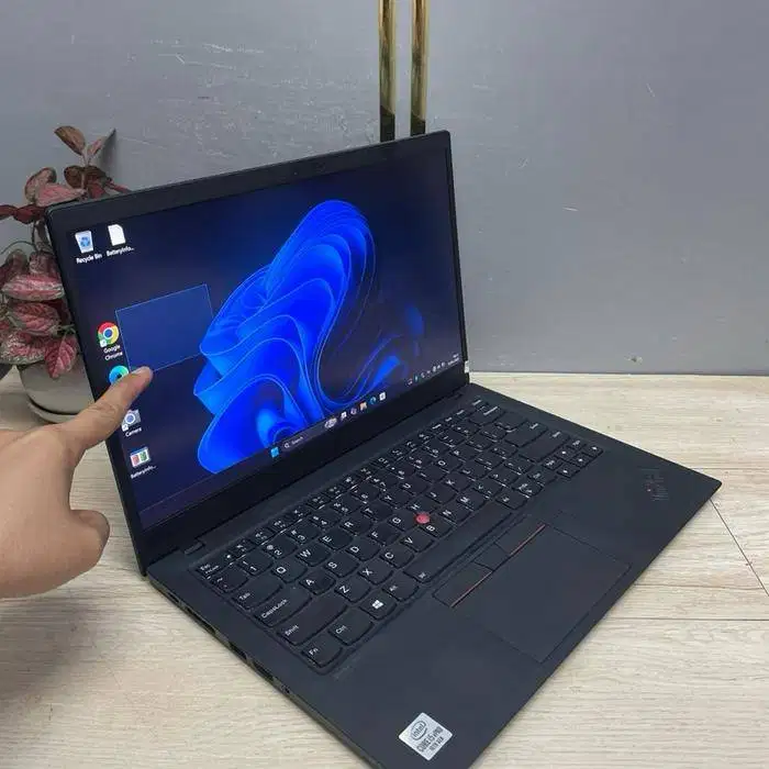 LAPTOP PELAJAR & KARYAWAN LENOVO X1 CARBON I7-10 16/256 14IN TOUCH*RET