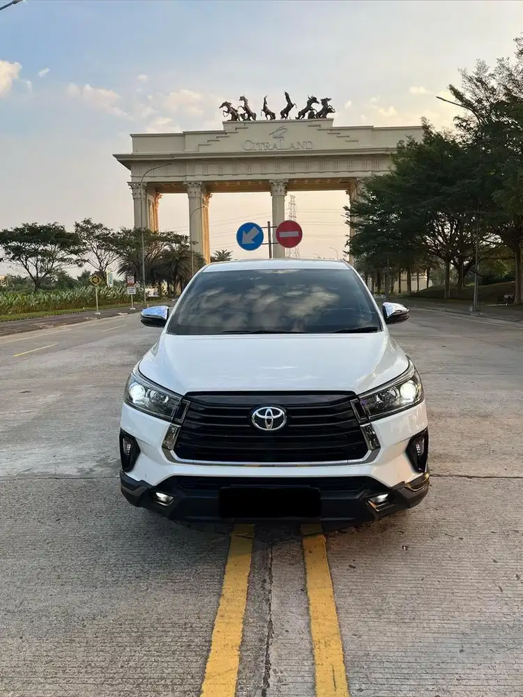 Toyota Innova Venturer 2.4 AT 2021