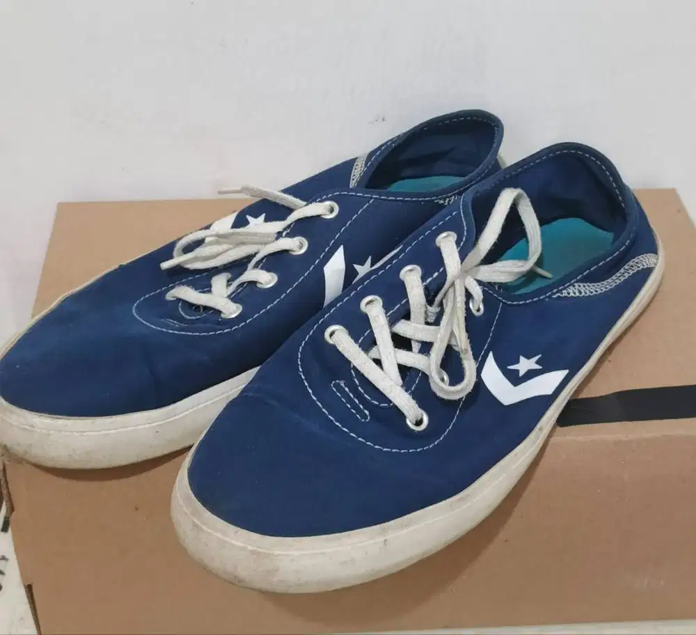 Sepatu converse