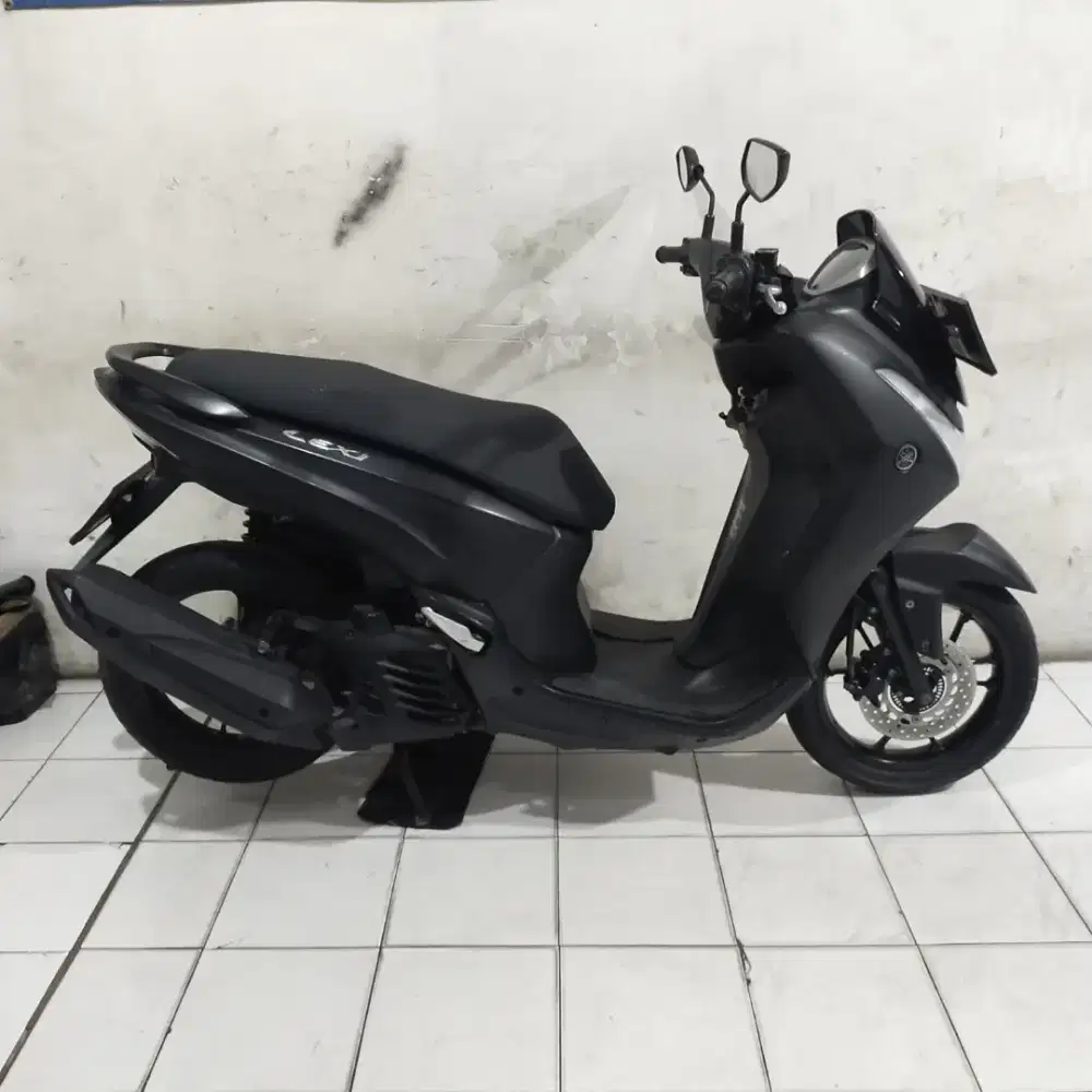 Yamaha LEXI Non ABS 2019 Orisinil Bagus lengkap Mesin Cakep