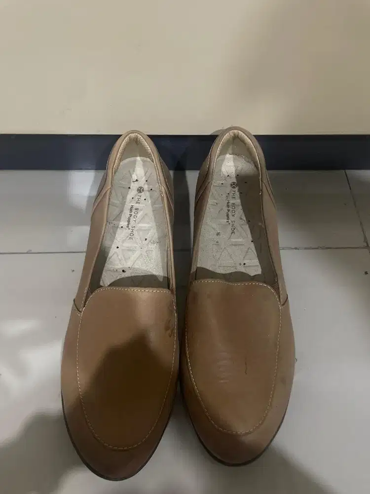 Sepatu hush puppies