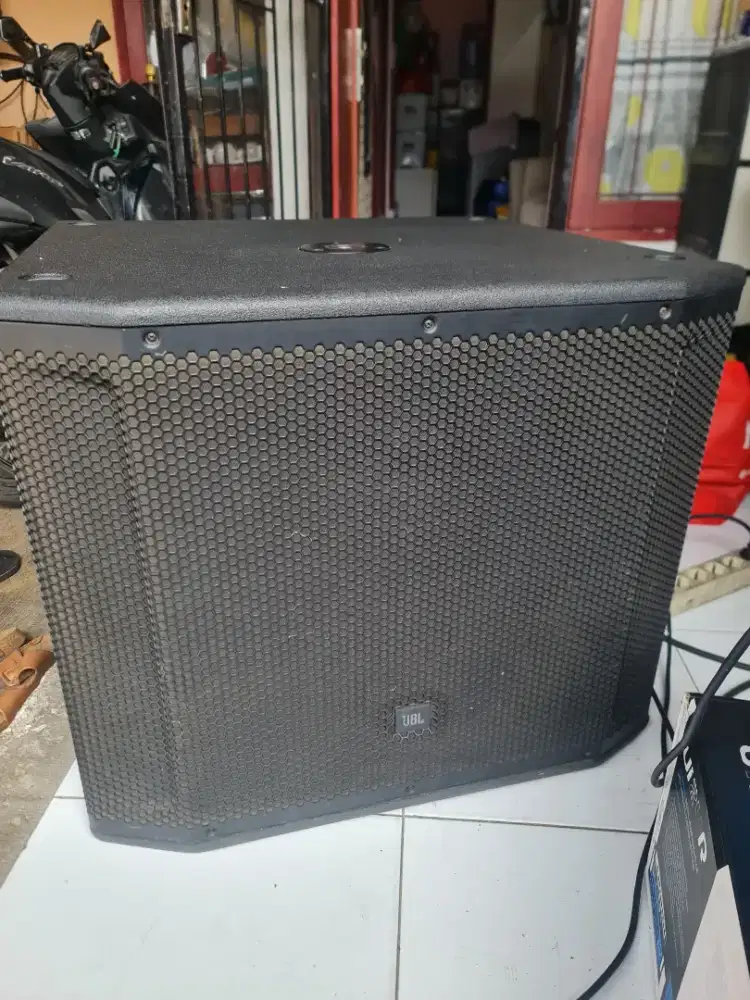 Subwufer jbl srx818sp /230 (1pasang) 2pcs