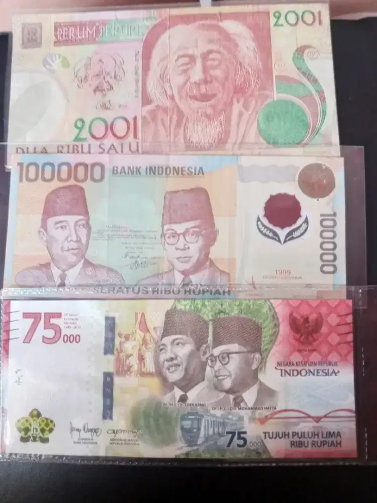 Uang paket koleksi