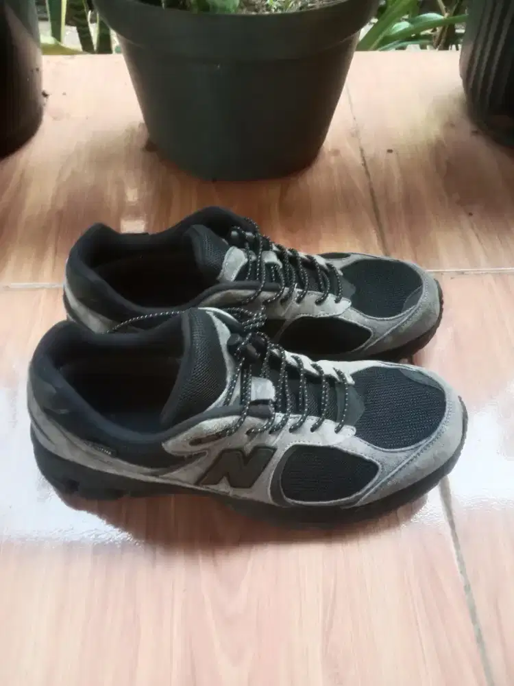 SEPATU NB 2002R Goretex Jjjjound