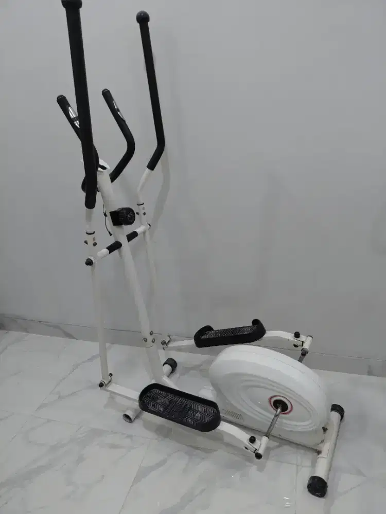Sepeda Olahraga Crosstrainer