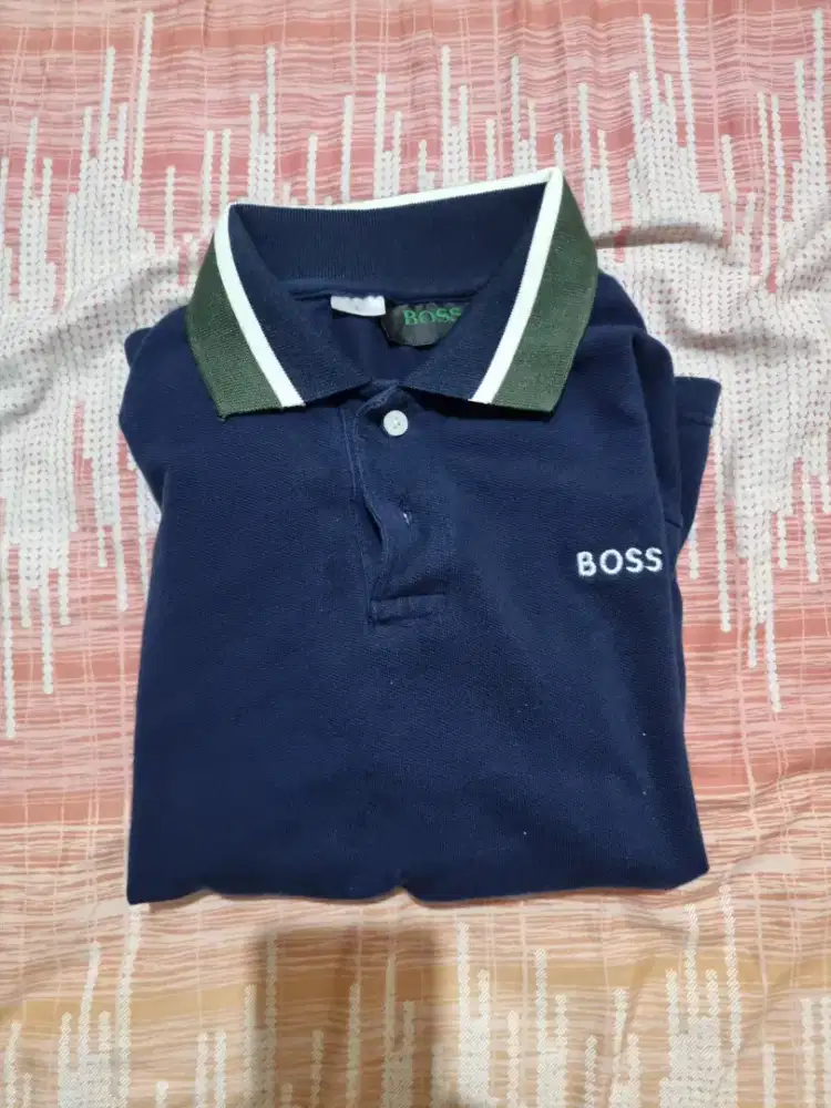 Kaos pria hugo bobos size L