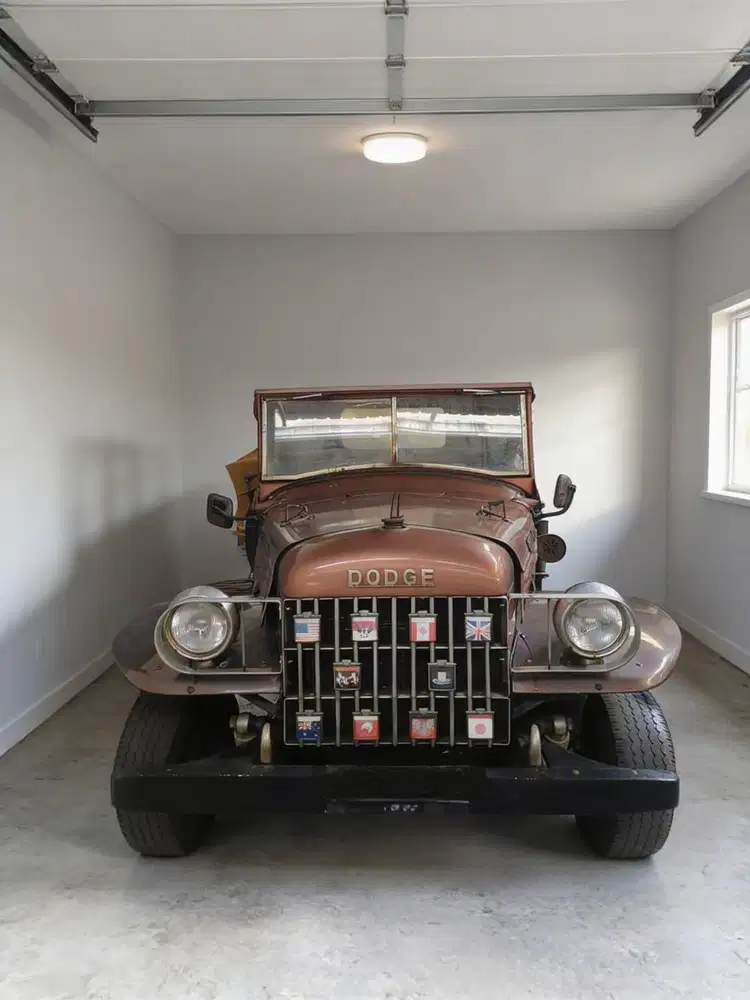 Dodge Power Wagon Military 1945 brown coklat dodge Left-Hand 1944/1946