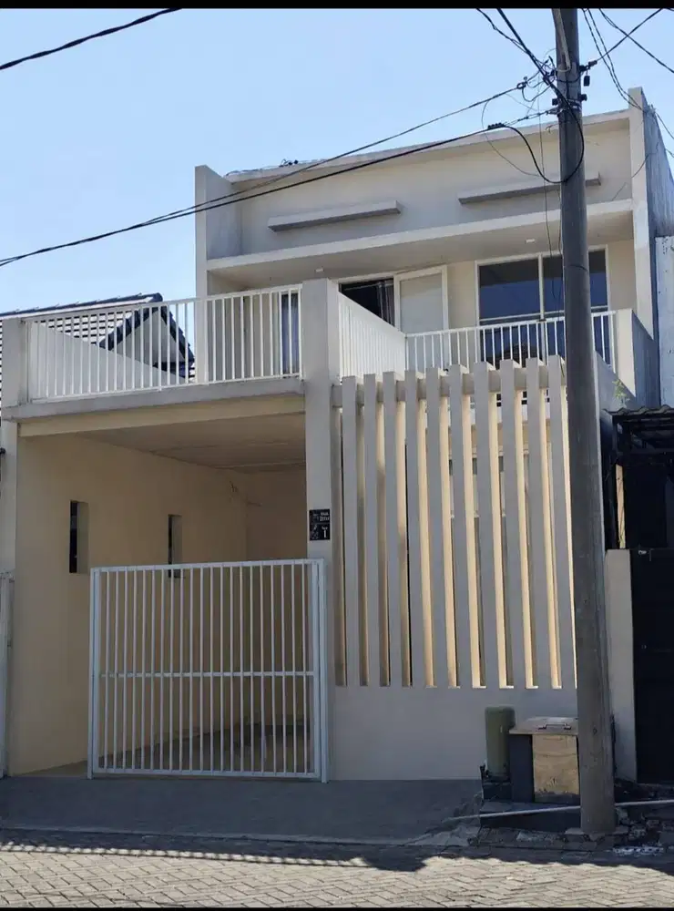 JUAL/SEWA RUMAH BARU RENOVASI CAT BARU PANTAI MENTARI 2 LANTAI