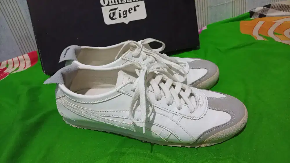 Sepatu onitsuka