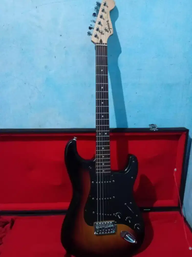 Gitar Squier sonic stratocaster