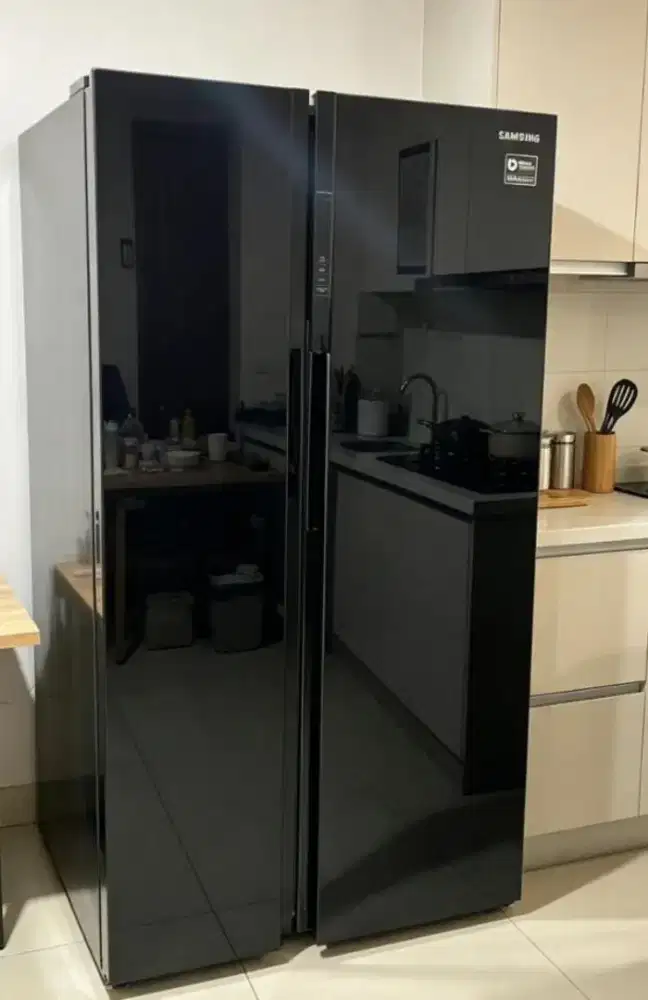 Kulkas side by side mewah x apartmen ,masih mulusss merek SAMSUNG