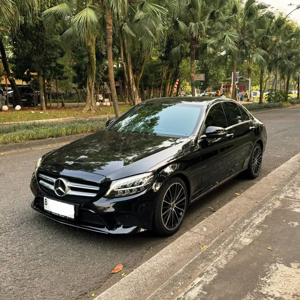 [Km28rb] Mercedes Benz C200 EQ Boost 2020 Hitam Mercy Nik 2019