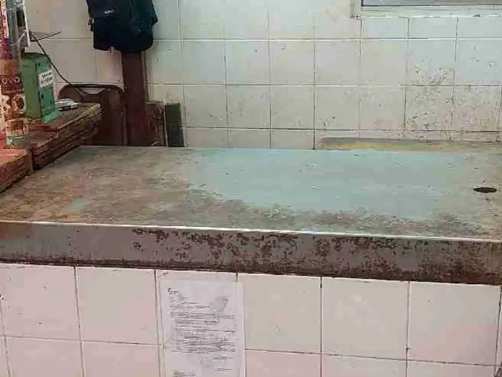 disewakan secepatnya kios daging babi