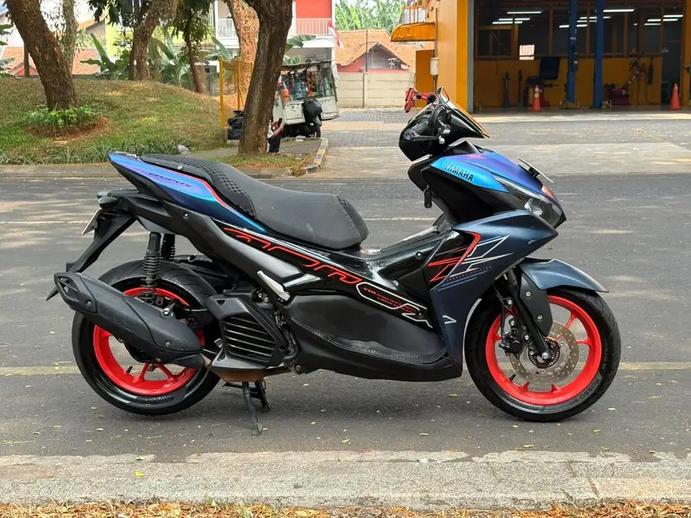 DIJUAL 21YAMAHA AEROX 155 CYBER CITY 2023 – TANGAN 1