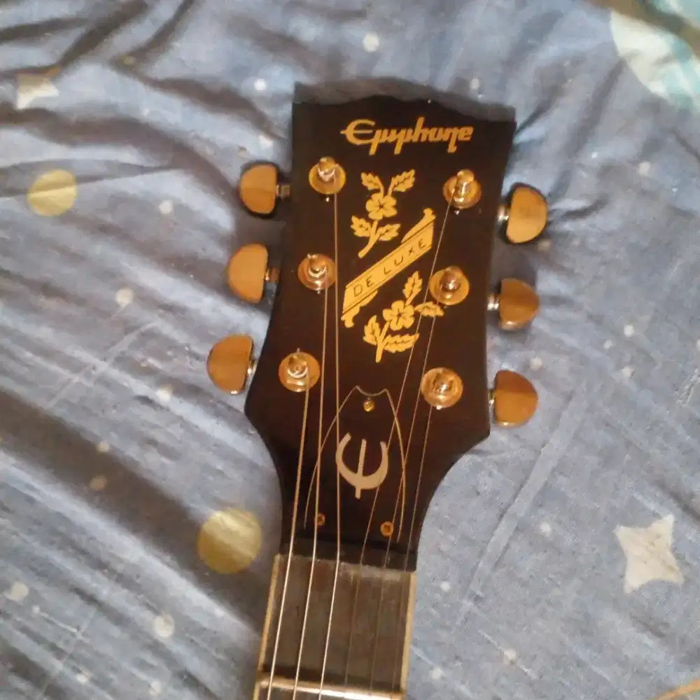 Gitar epiphone semi hollow gold