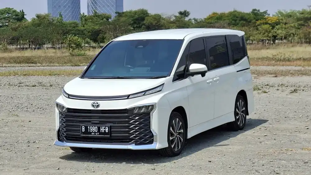 Toyota Voxy 2022