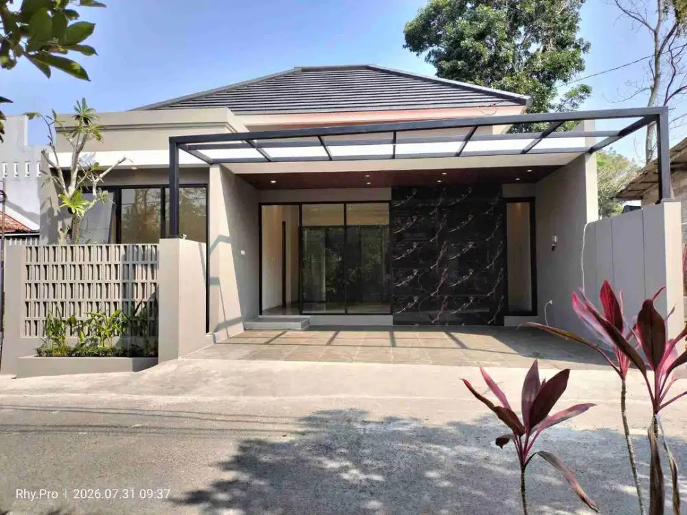 RUMAH CANTIK DI JL.KALIURANG KM.14, 5menit ke UII - Ls