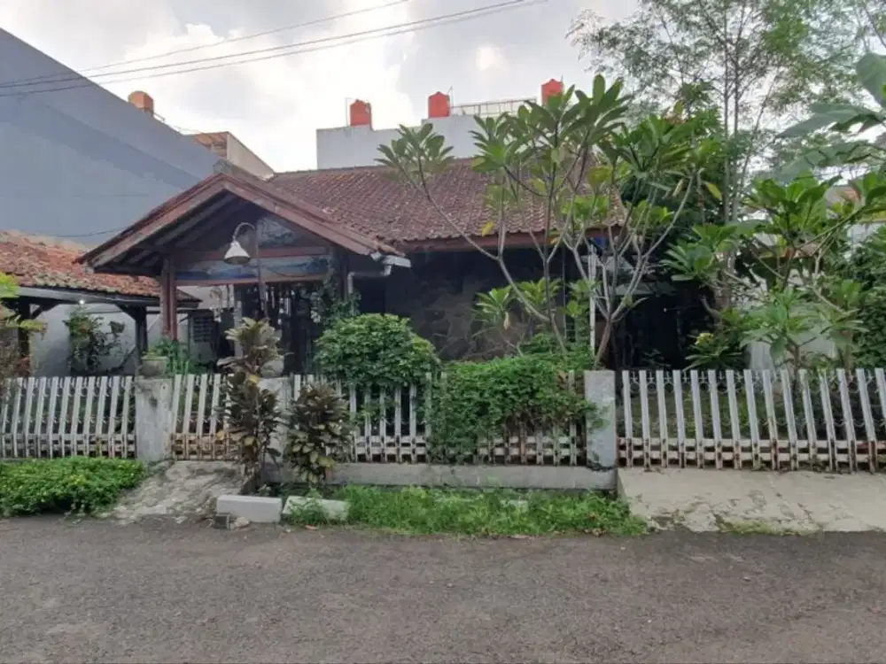 RUMAH HITUNG TANAH LEBAR MUKA BAGUS 16 METER DEKAT GRIYA ARCAMANIK