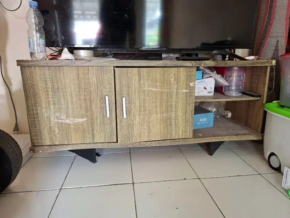 Rak TV minimalis