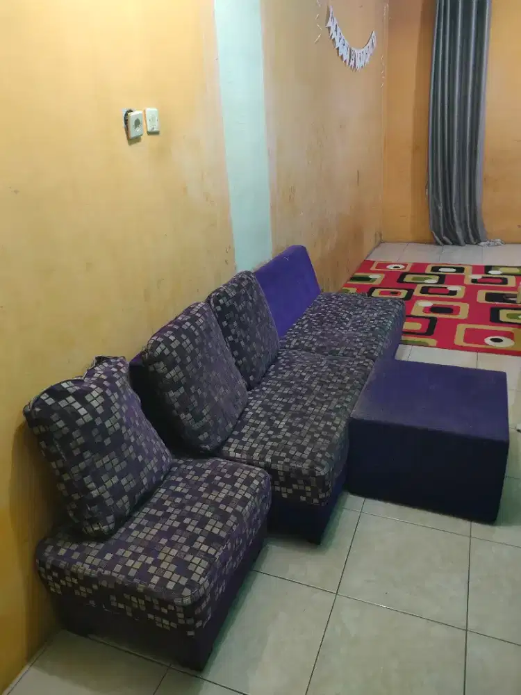 di jual sofa keadaan seperti ini