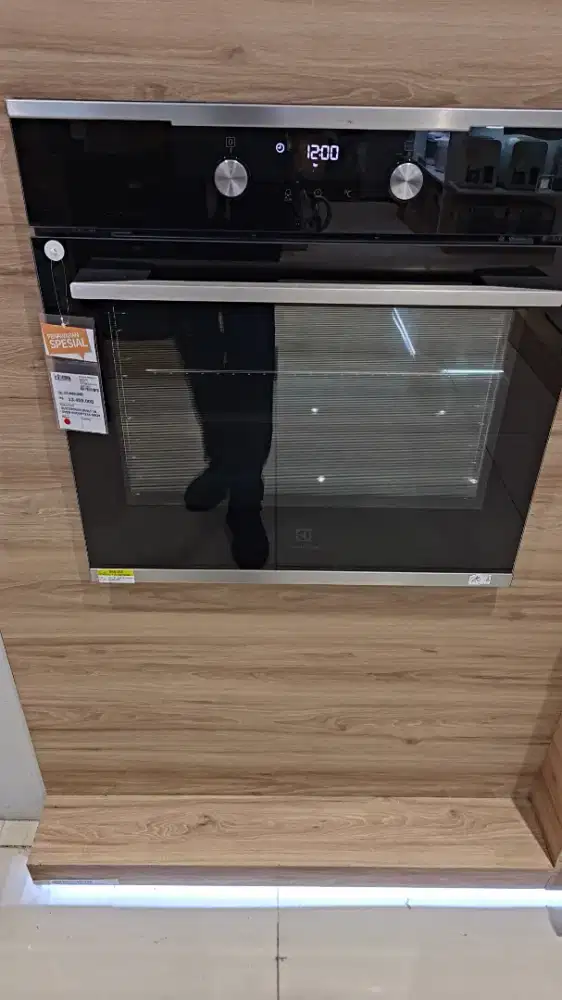 ELECTROLUX OVEN TANAM DIGITAL LED