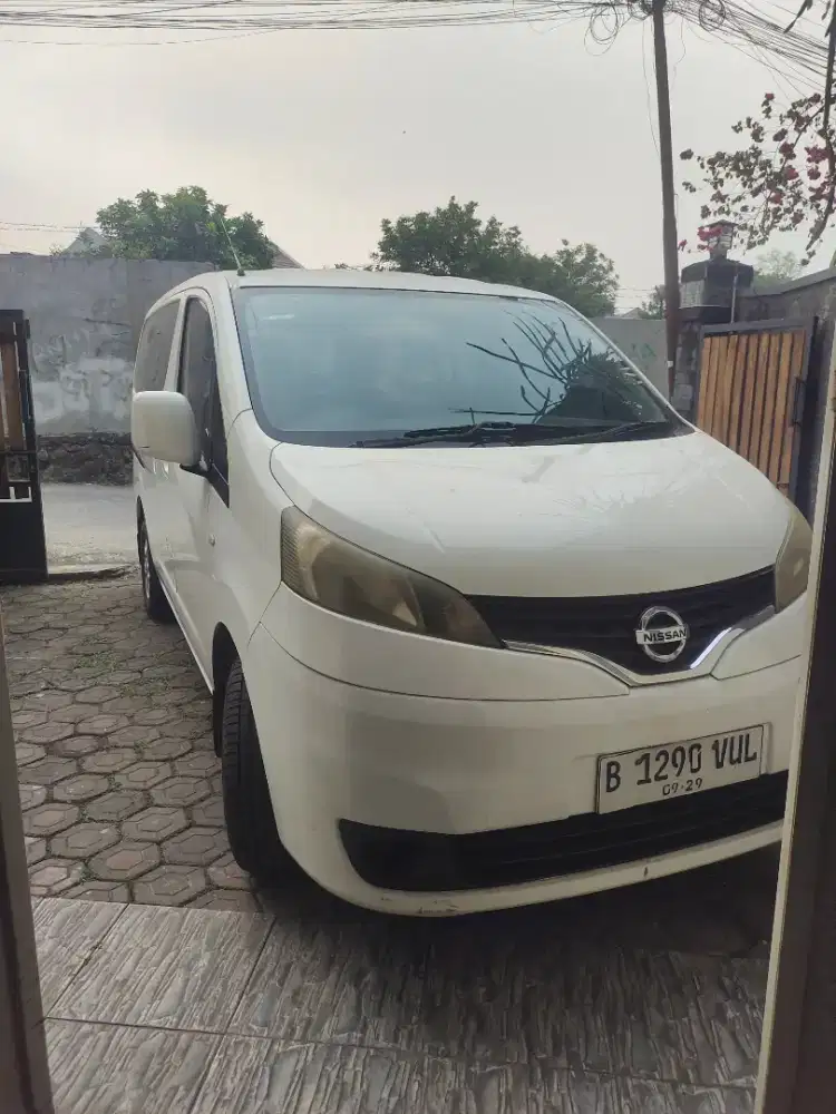 Nissan Evalia second