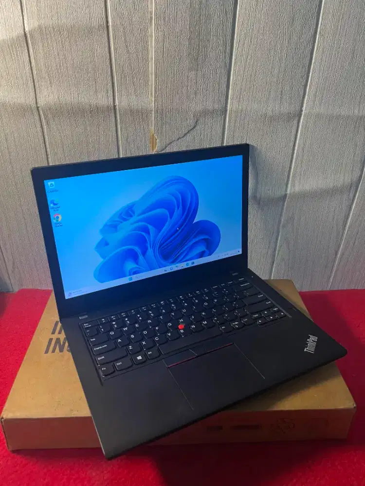 Nego tipis Lenovo thinkpad T480 inten core i7 - 8350U gen 8 2.1 Ghz
