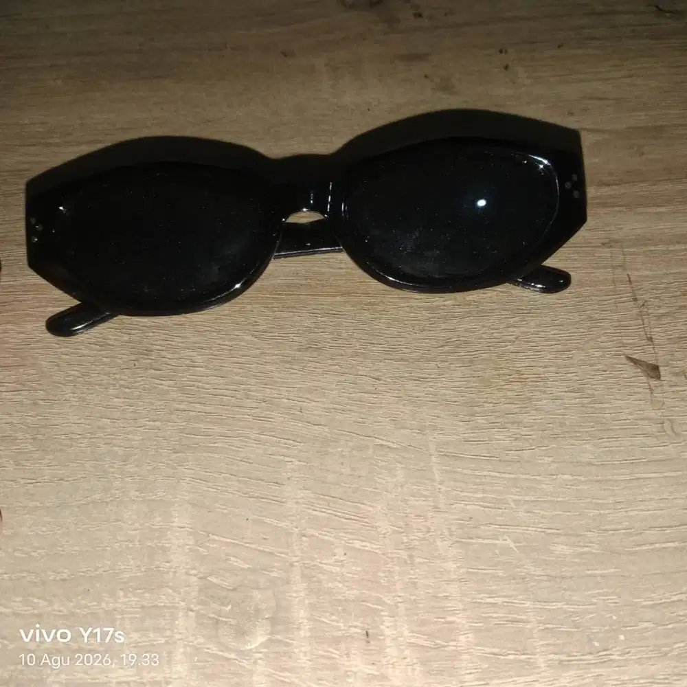 Kacamata hitam gaya