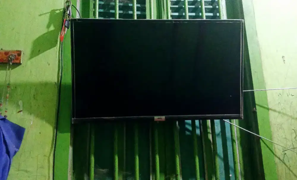 Televisi led Android yutube lengkap 32 inci normal jaya kumplit