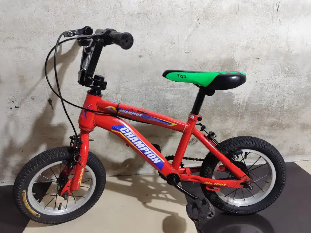 Sepeda bmx ukuran 12 siap pakai