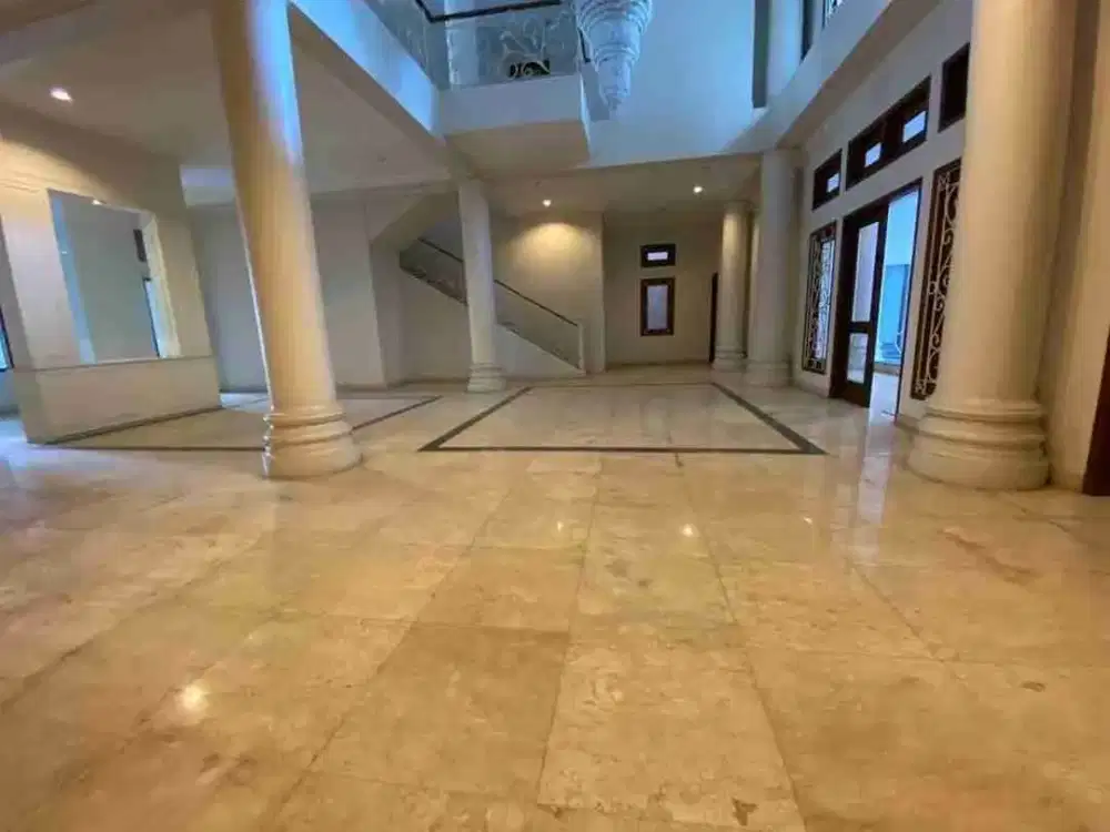 Rumah cantik siap huni di Dharmawangsa Jakarta selatan