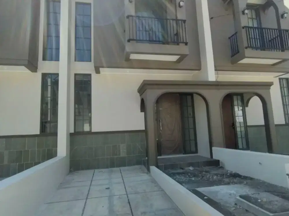 Rumah Sultan di Surabaya Timur Wonorejo - Gunung Anyar , Fasilitas Kawasan Premium One Gate System , Konsep Mewah & Modern