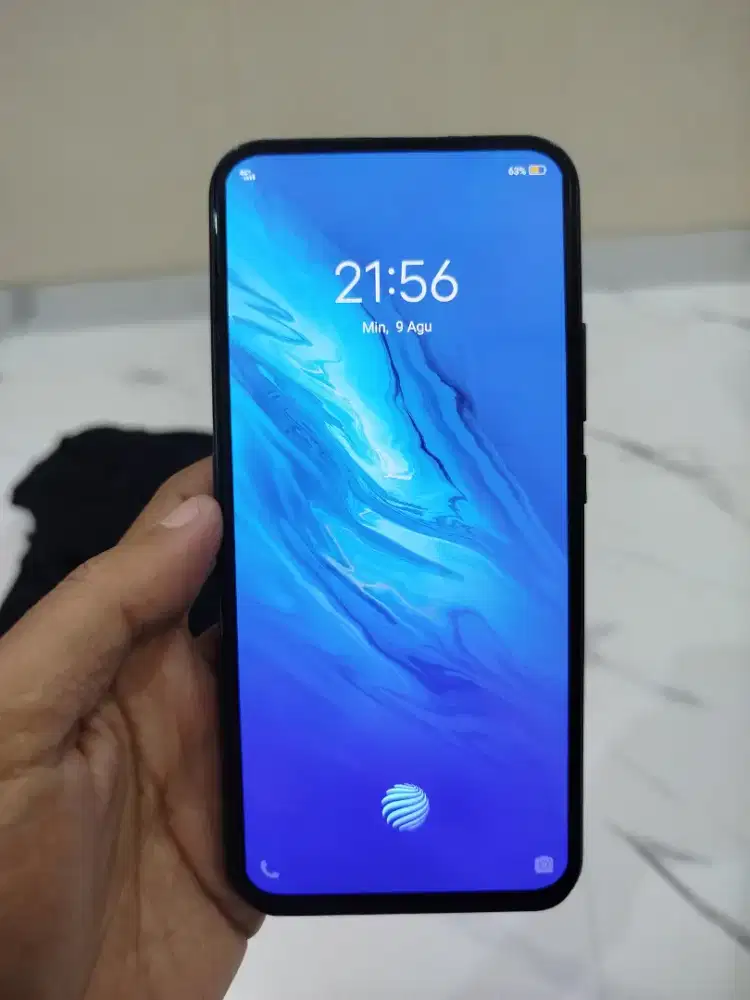 V17 pro 8/128gb