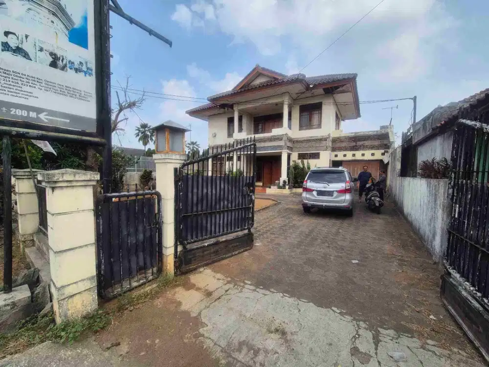 jual rumah sangat strategis bisa buat cafe atau ruko samping lapangan fadel