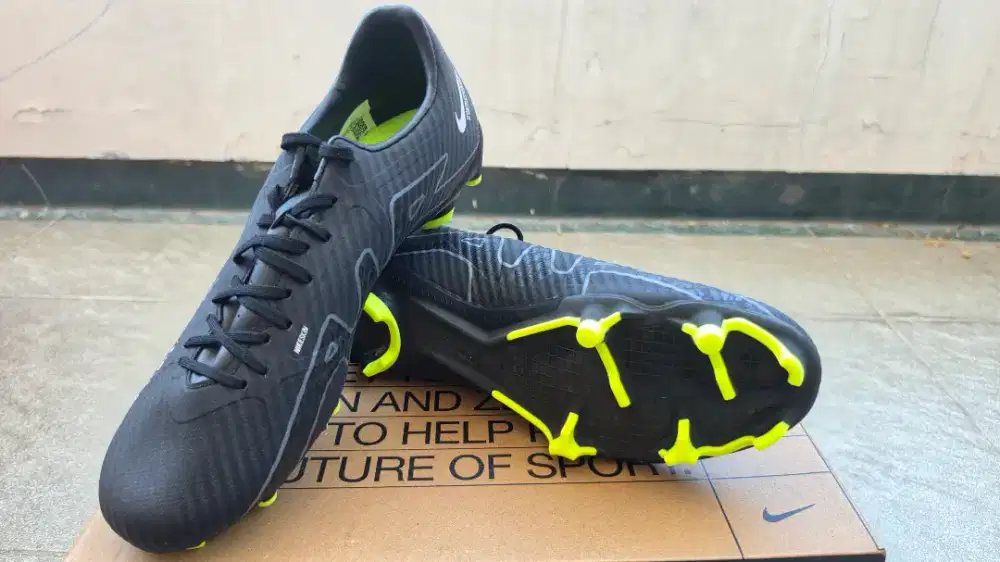 Sepatu Bola / Soccer Zoom Vapor 15 Academy FG/MG
