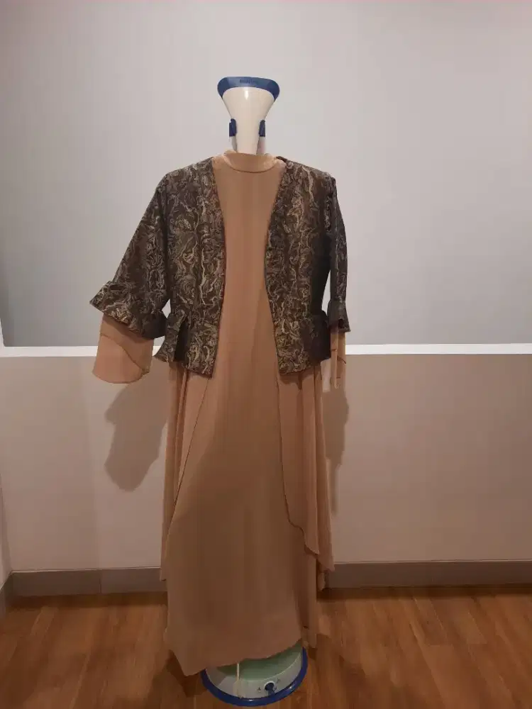Dress warna coklat