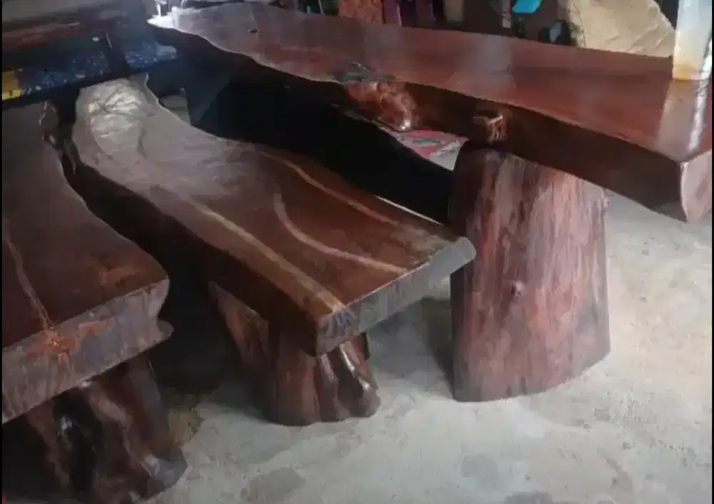Meja solid set kumplit plus bangku panjang 2yunit