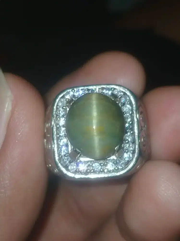 Di jual cat eye yunan