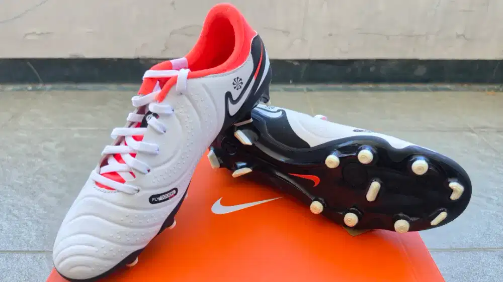 Sepatu Bola / Soccer Tiempo Legend 10 Academy FG/MG
