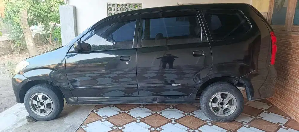 Daihatsu Xenia 2010 Bensin