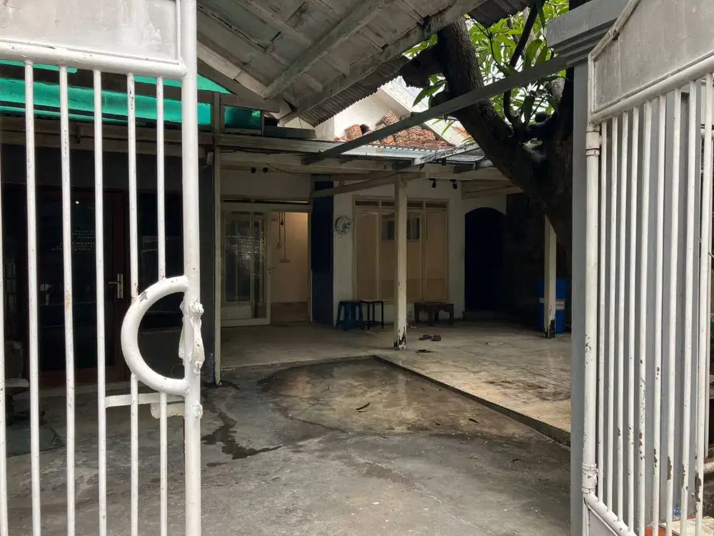 Dijual Rumah Lokasi Strategis di Dukuh Kupang Pusat Kota Surabaya