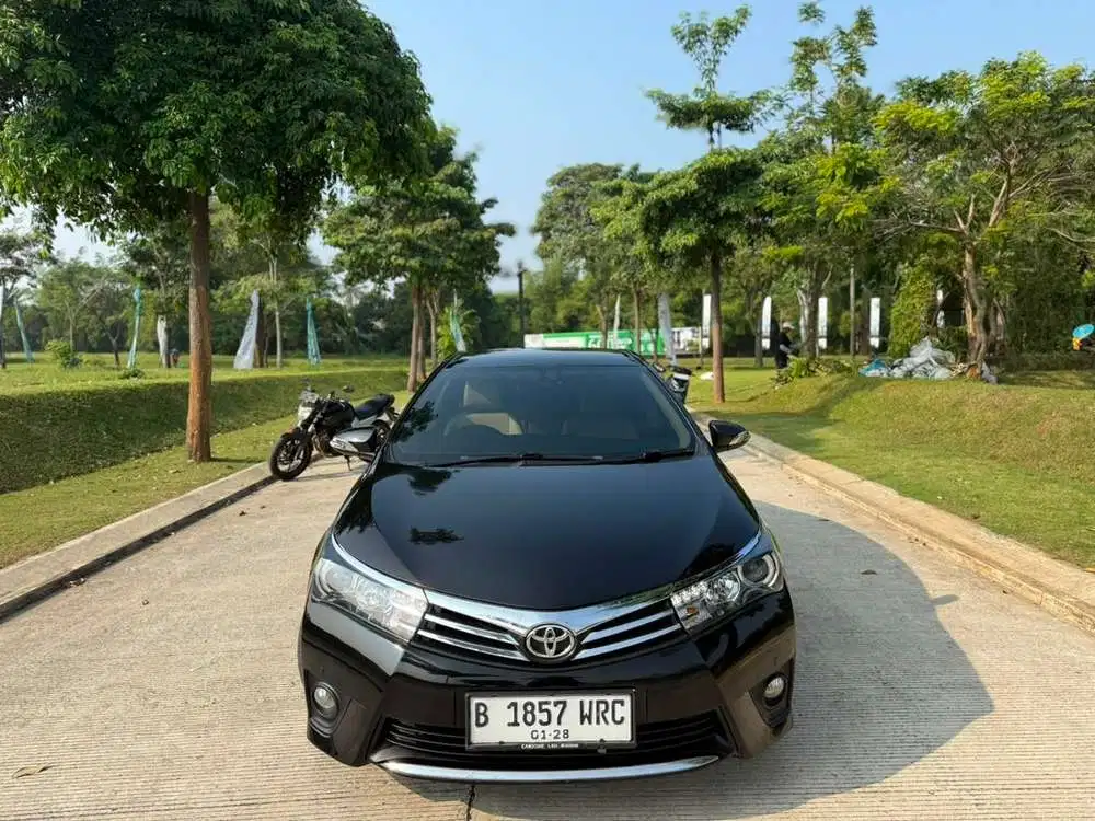 Toyota Corolla Altis V 1.8 AT 2014 Bensin