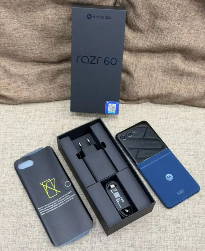 Motorola RAZR 60 Flip 8/256 Gibraltar Sea LIKE NEW Resmi Mei 2027