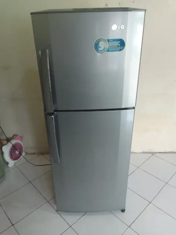 Kulkas LG masih orisinil