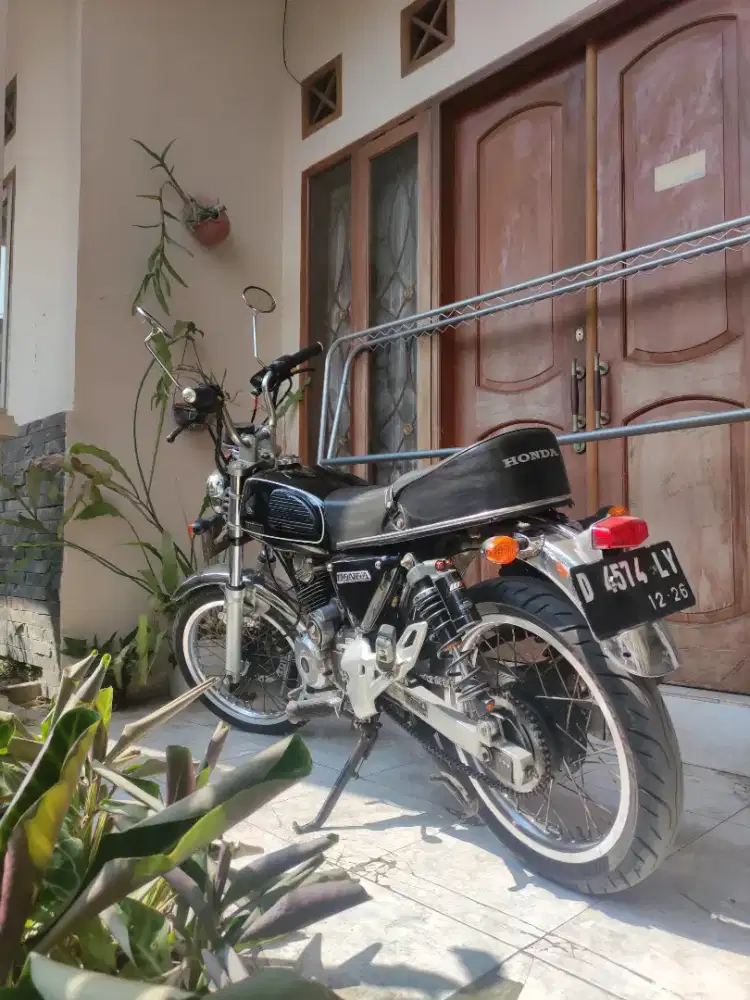 DI JUAL MOTOR CUSTOM BRITISH HONDA GL