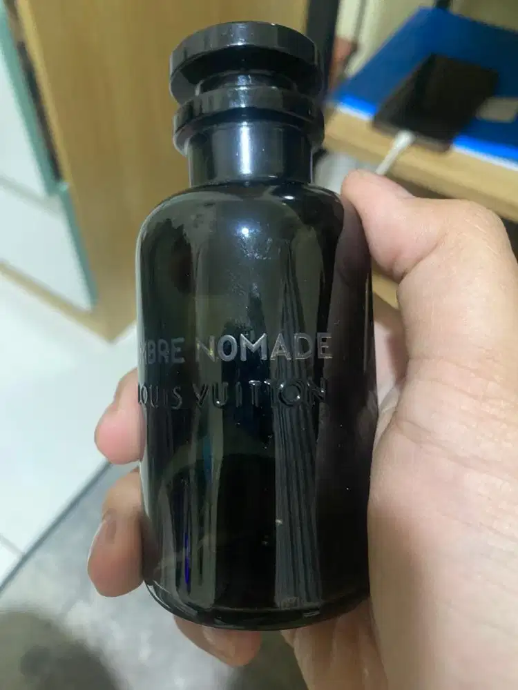 Botol parfum louis vuitton ombre nomade