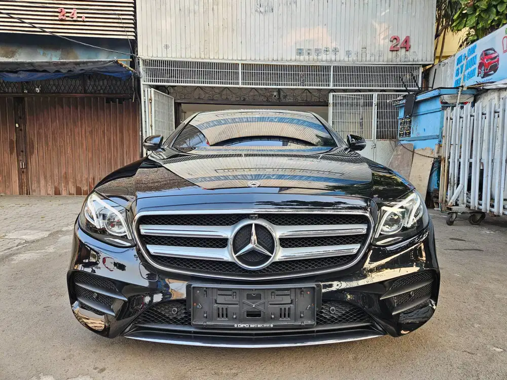 24 rb km Mercy E350 amg eq boost 2020 nik 2019 hitam e 350 black bagus
