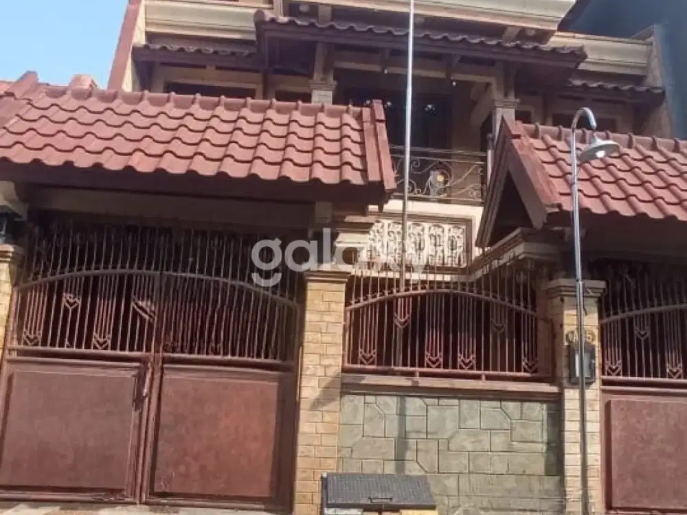 JUAL RUMAH ARTISTIK 2.5 LANTAI RUNGKUT MAPAN BARAT